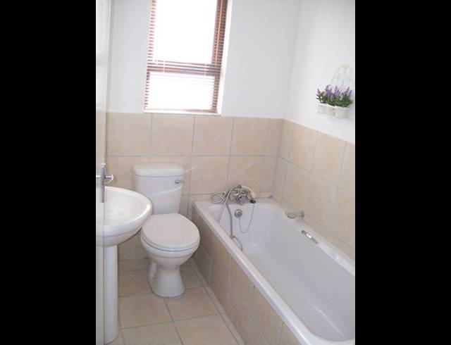 2 bed property to rent in WORCESTER CENTRAL